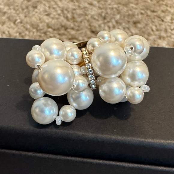 SALE🍁🌟Vintage Collectors Signed Swarovski Statement Gold Ring with faux Pearls - Picture 4 of 6